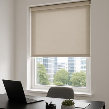 pin co stor perde kullanılan modern ofis penceresi