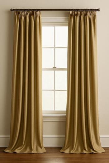 Montaj sonrası tamamlanmış perde sahnesiyle salon