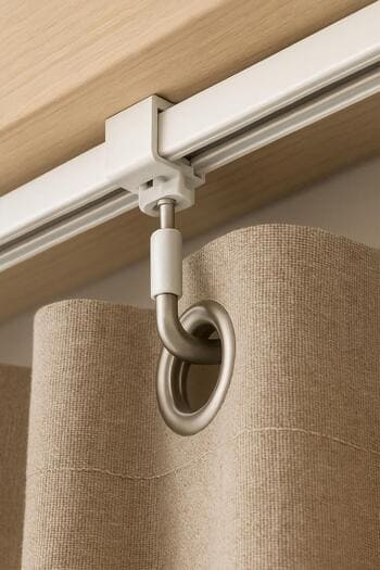 Salon tavanında çift hatlı perde rayı detayı